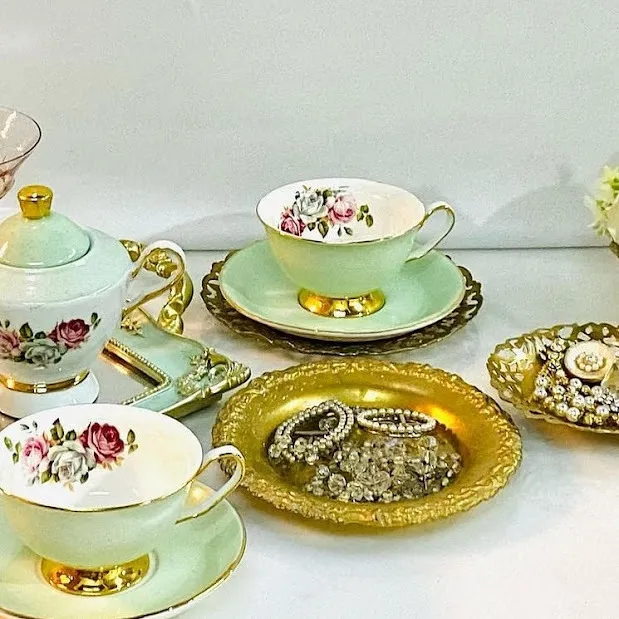 PLATITO METAL DORADO LABRADO 