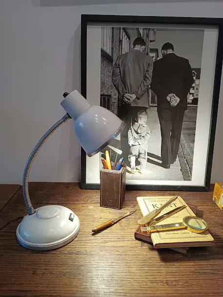 LAMPARA DE ESCRITORIO BLANCA BRAZO EXTENSIBLE - "WHITE"