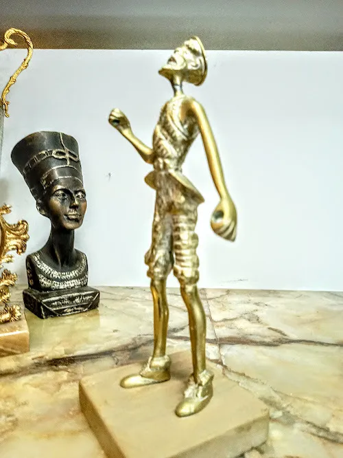 FIGURA DON QUIJOTE BRONCE - BASE  10 X 10 CM -ALT. 27 CM