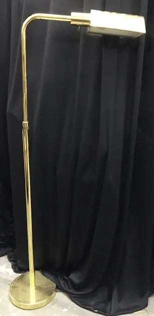 LAMPARA DE PIE BRONCE  PANTALLA TRIANGULO - "FASE"