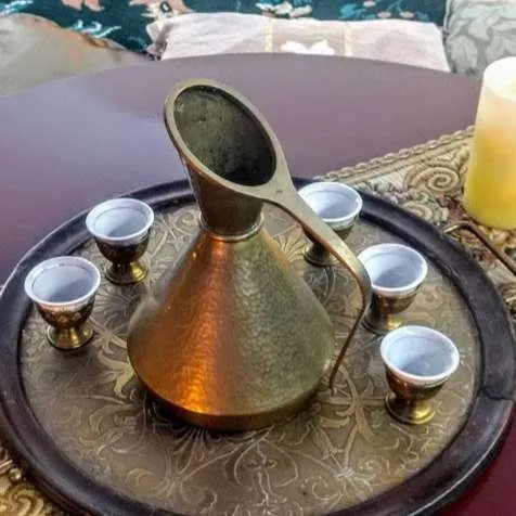 ANFORA BRONCE ESTILO ORIENTAL PICO OVAL