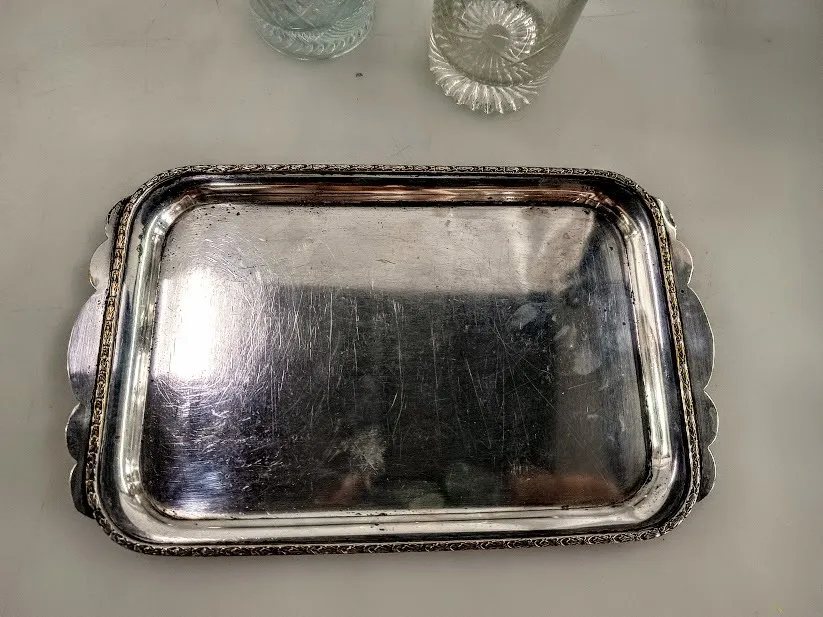 BANDEJA PLATA RECTANGULAR " BPR21" CON BORDE ONDAS -26 X 16 CM