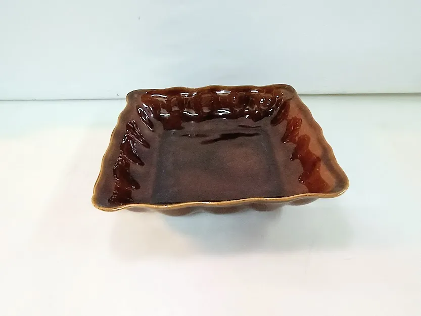 FUENTE CUADRADA CERAMICA ESMALTADA MARRON  "FCM28"  28 X 28  CM