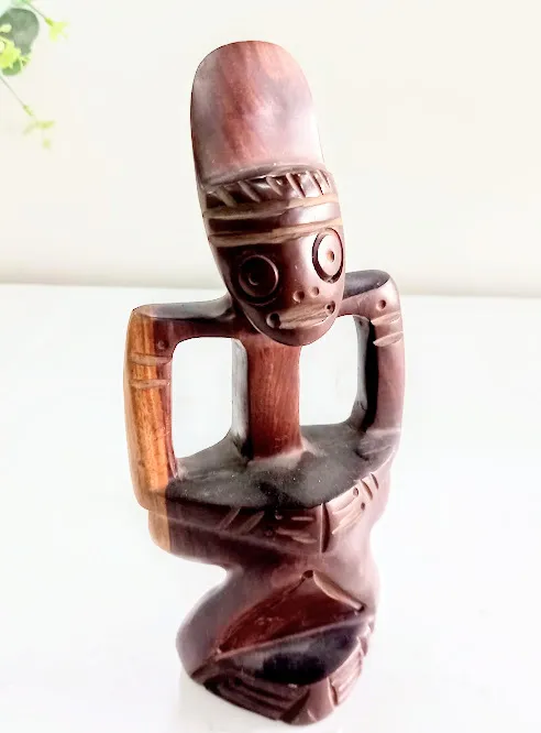 FIGURA ETNICA MADERA "CUSO" Alt. 20 cm