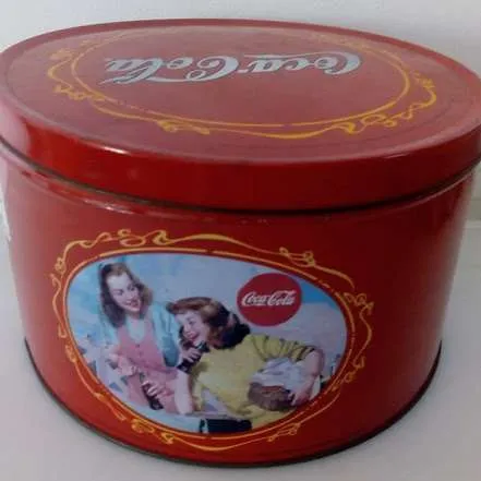 LATA ANTIGUA COCA COLA  Diam 22 x 14 CM