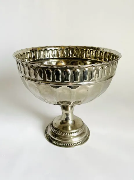 COPÓN CENTRO DE PLATA  ANTIQUE  " COP1" Boca 20 x 20 cm Alto