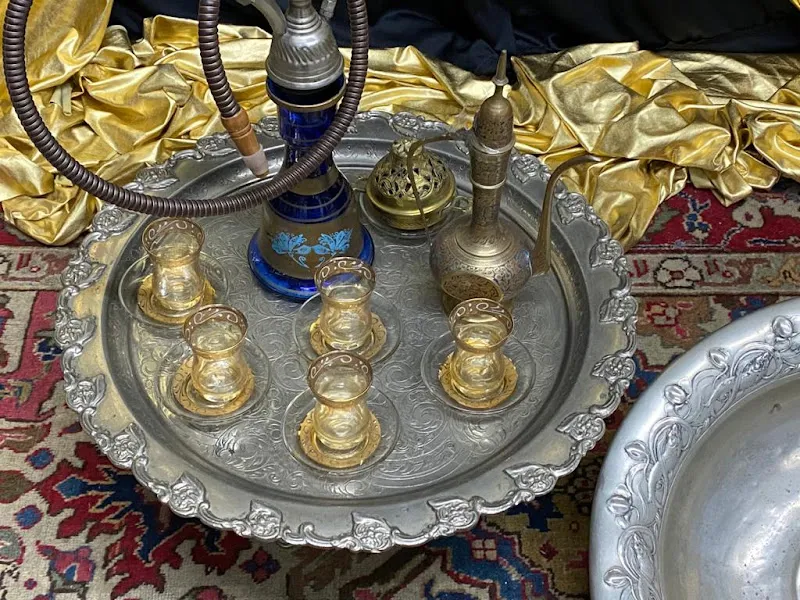 VASO DE TE ORIENTAL BORDE ORO CON PLATITO