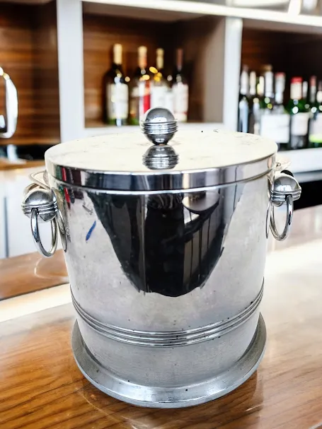 HIELERA DE ACERO INOXIDABLE CON ASAS AROS  "HIE3"