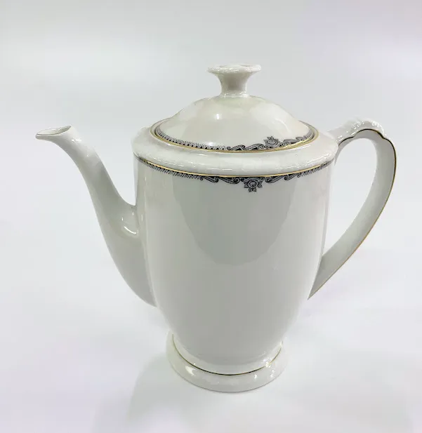 CAFETERA  BAVARIA GUARDA ORO Y NEGRO 