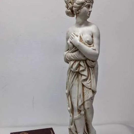 FIGURA  MUJER GRIEGA  AFRODITA  ALT 65 CM   BASE 16 CM