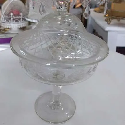 CARAMELERA CRISTAL LABRADO ANTIQUE CON  PIE "CCAP1"