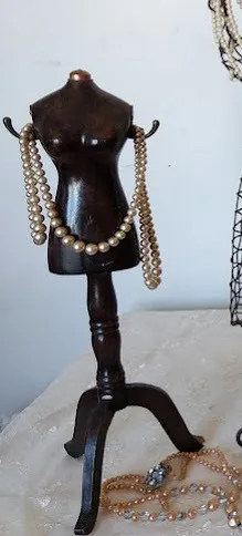 MANIQUI MINI MADERA PARA  BIJOU