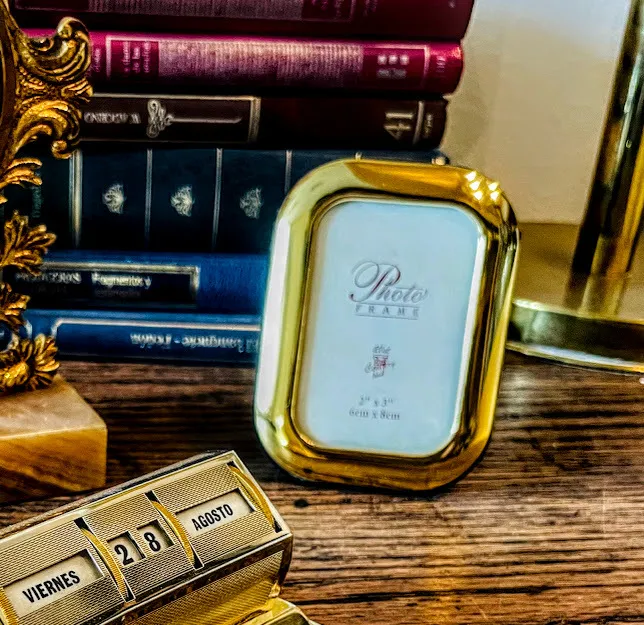 PORTA RETRATO MINI BRONCE  PUNTAS CURVAS 6 X 8 CM