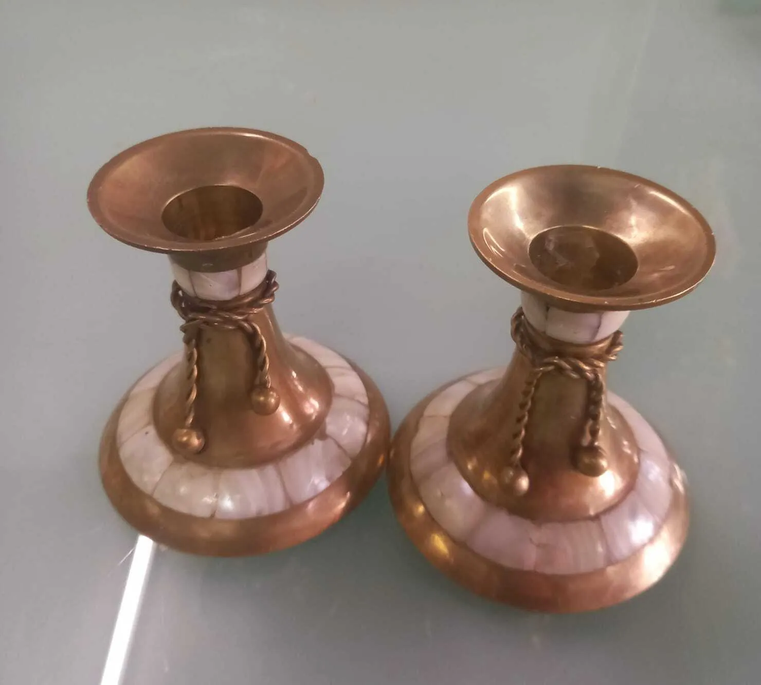 CANDELABRO DE  BRONCE CON NACAR  DIANA  2 X 9ALT CM " 1 VELA"