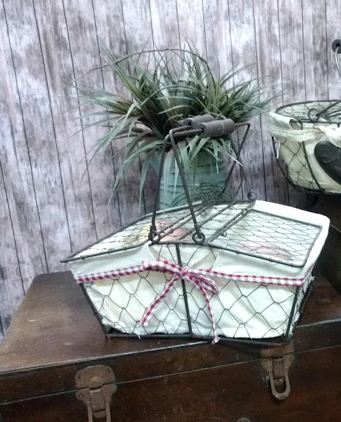 CANASTA DE METAL RECT. CON 2 TAPAS 27 X 20 X 10 CM Alt.