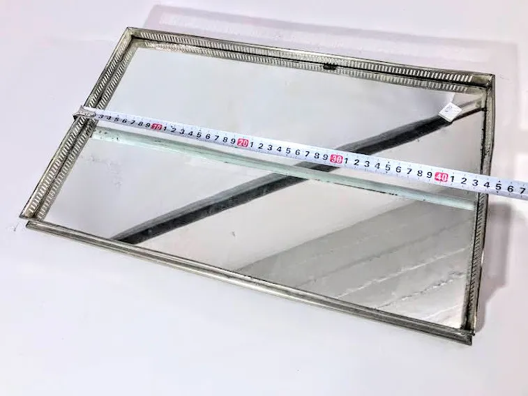 BANDEJA PLATA RECTANGULAR ESPEJADA CON GALERIA 44 X28