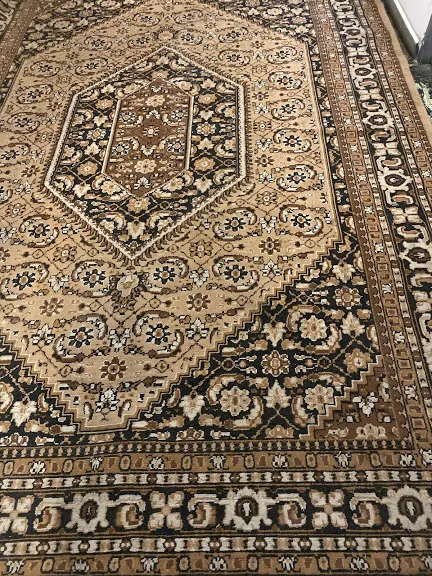 ALFOMBRA PERSA "ANDORRA"  2.40 X 3.40 mts-ROTO  NO  PONER EN ALQUILER 