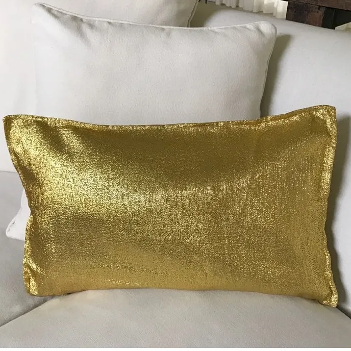 ALMOHADON BRILLO ORO INTENSO 50X30  (BOI)