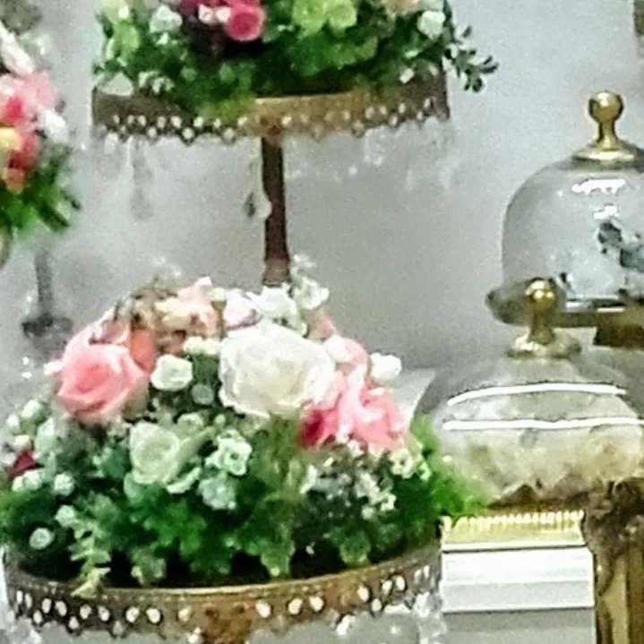 BOUQUET DE  FLORES  ROSAS CON VERDE  