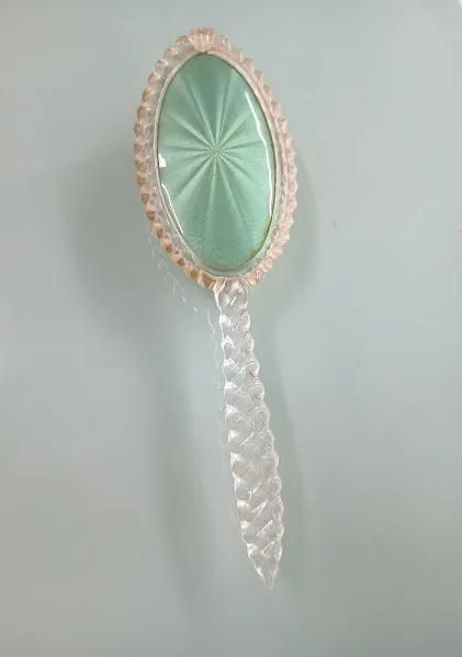  CEPILLO CON MANGO ACRILICO VINTAGE VERDE PASTEL  - L.25 CM