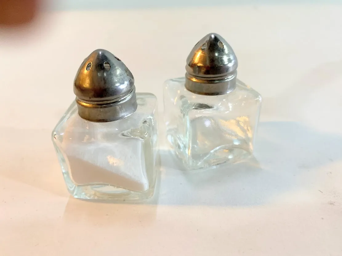 SALERO PEQUEÑO DE VIDRIO 3X3 X3 CM