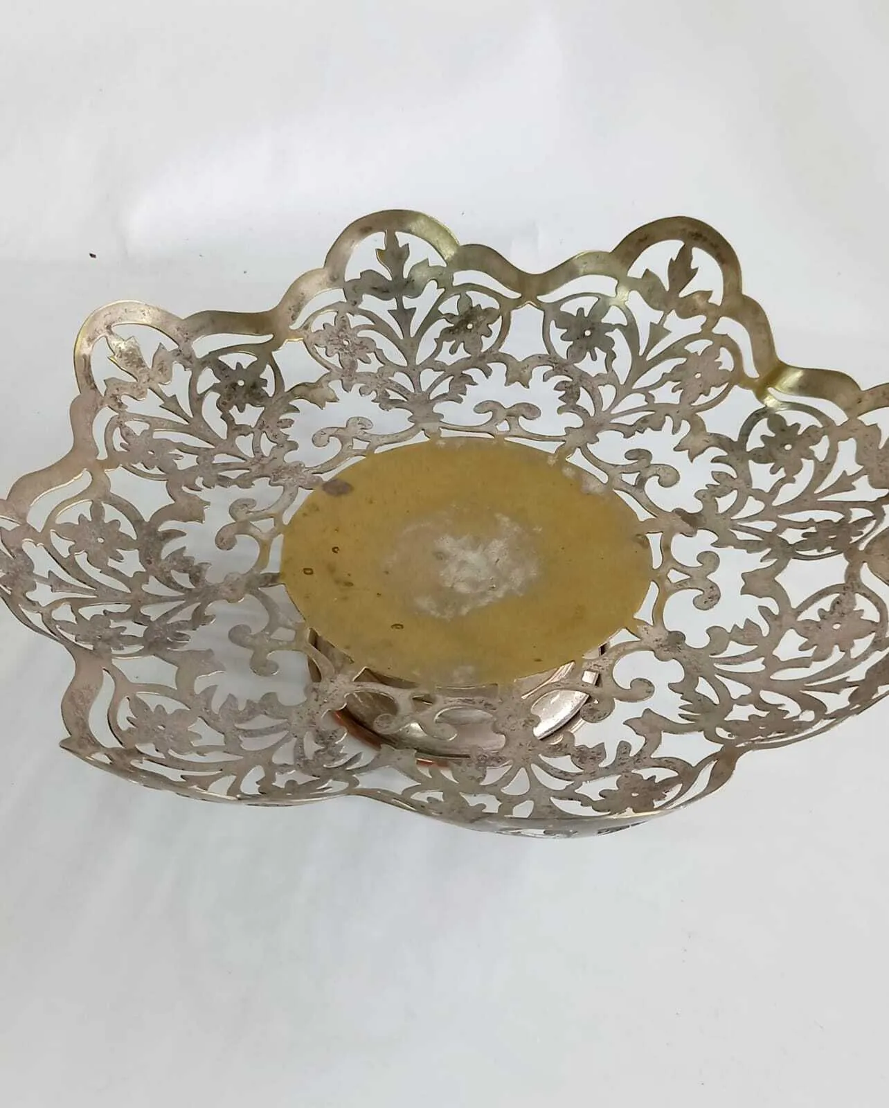 CENTRO DE PLATA ANTIQUE CON PIE CALADO  "CPAPC" 28 X 9 CM