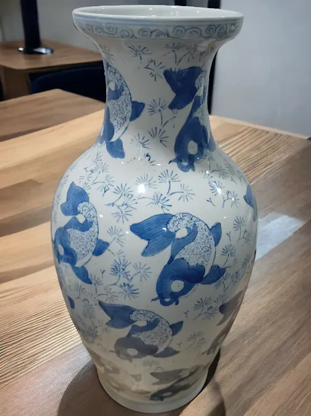 JARRON AZUL Y BLANCO "PECES" - Alt.35 CM