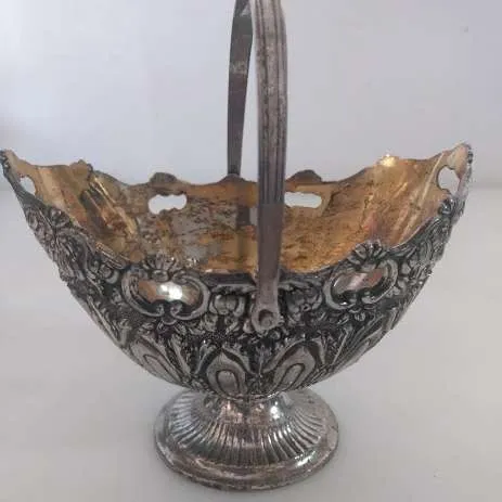 CENTRO DE MESA  PLATA ANTIQUE  CANASTA  LABRADA