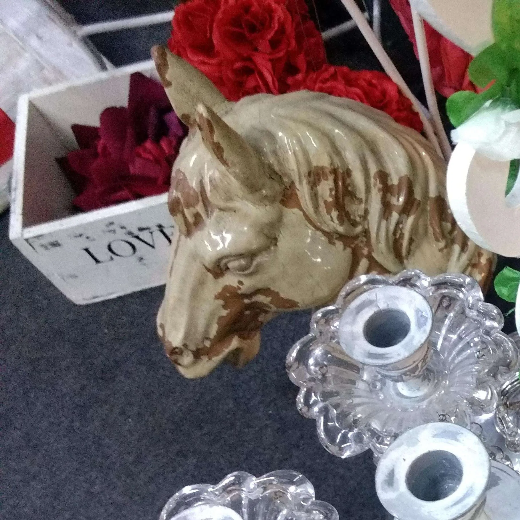 CABEZA DE CABALLO CERAMICA PATINA OCRE