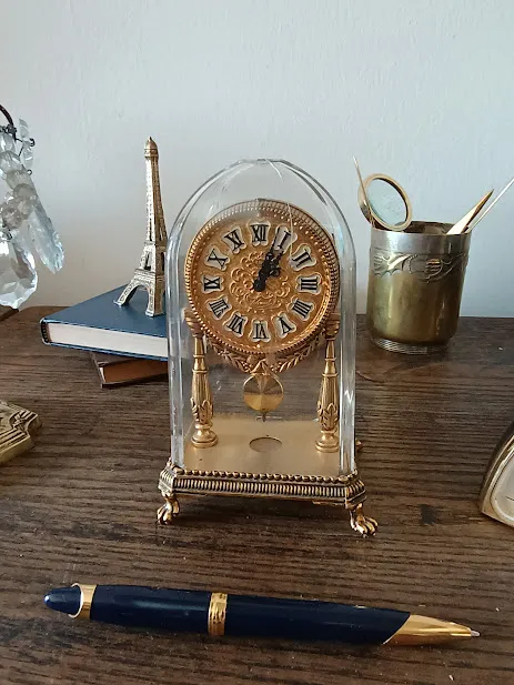 RELOJ ALEMAN SCHIMD CON PENDULO Y CUPULA 9 X 7 X 15CM ALT 