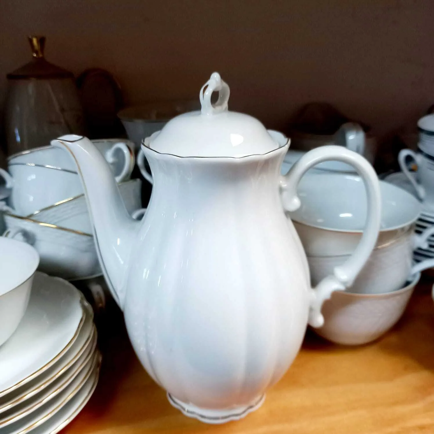 CAFETERA VERBANO PORCELANA BORDE ORO RELIEVE 