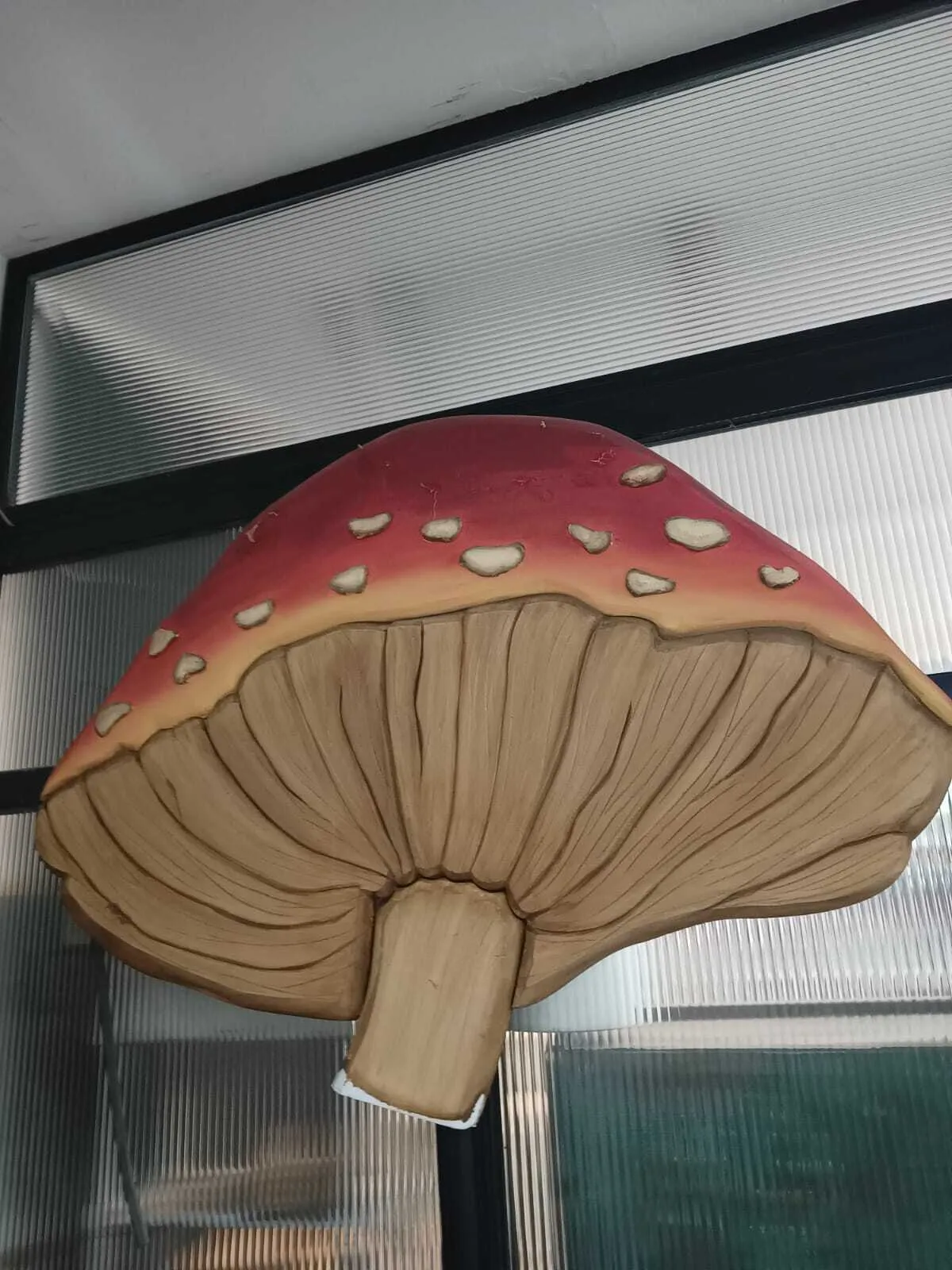 Figura Hongo Chico  Deco Alicia alto 85 cm Diam 115 cm 