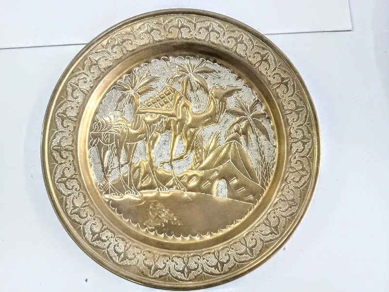 PLATO DECORATIVO ORIENTAL "CAMELLOS" 24 CM 