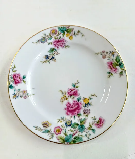 PLATO ENTRADA / POSTRE NORITAKE PEONY - 20 CM