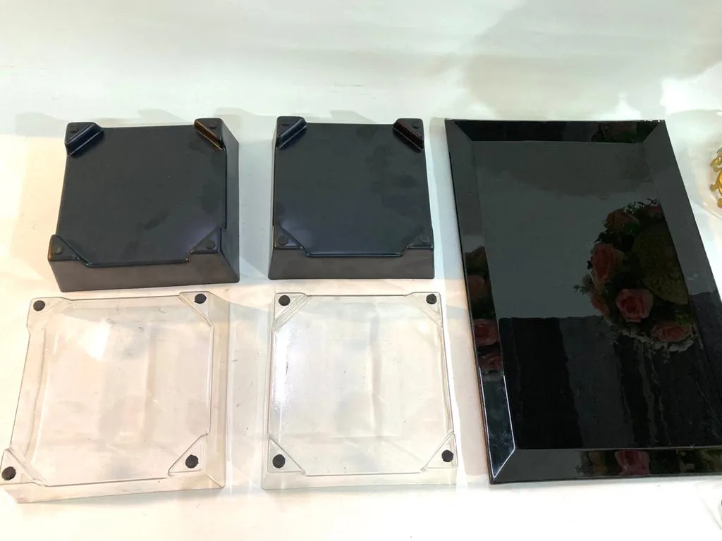 ELEVADOR DE BANDEJAS APILABLE NEGRO 17 x 17 x 5 cm   (SA04)