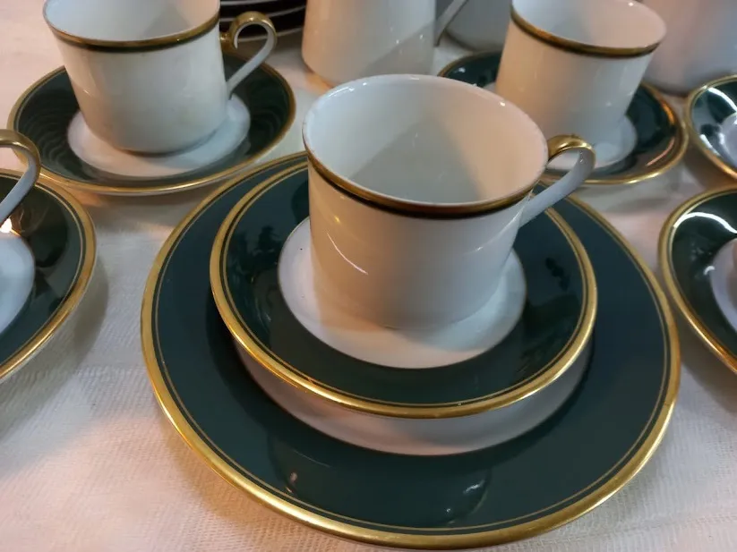 PLATO DE POSTRE  VERDE Y ORO TSUJI 