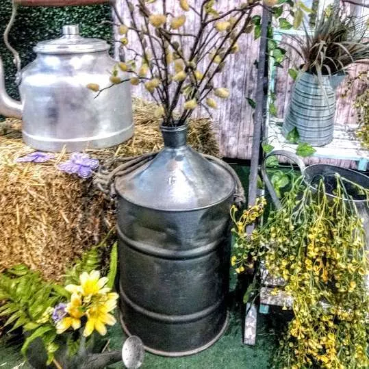 TARRO LECHERO DE CAMPO CON SOGA: Diam ,Boca  6 cm , Alto  50 cm 