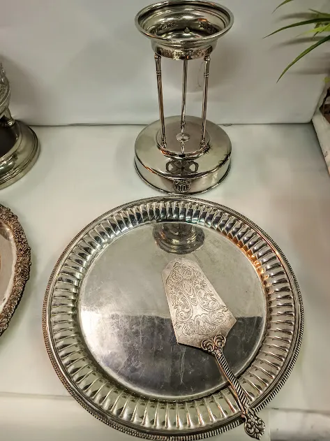 BANDEJA DE PLATA ANTIQUE BPA 34 . Diam 34 cm