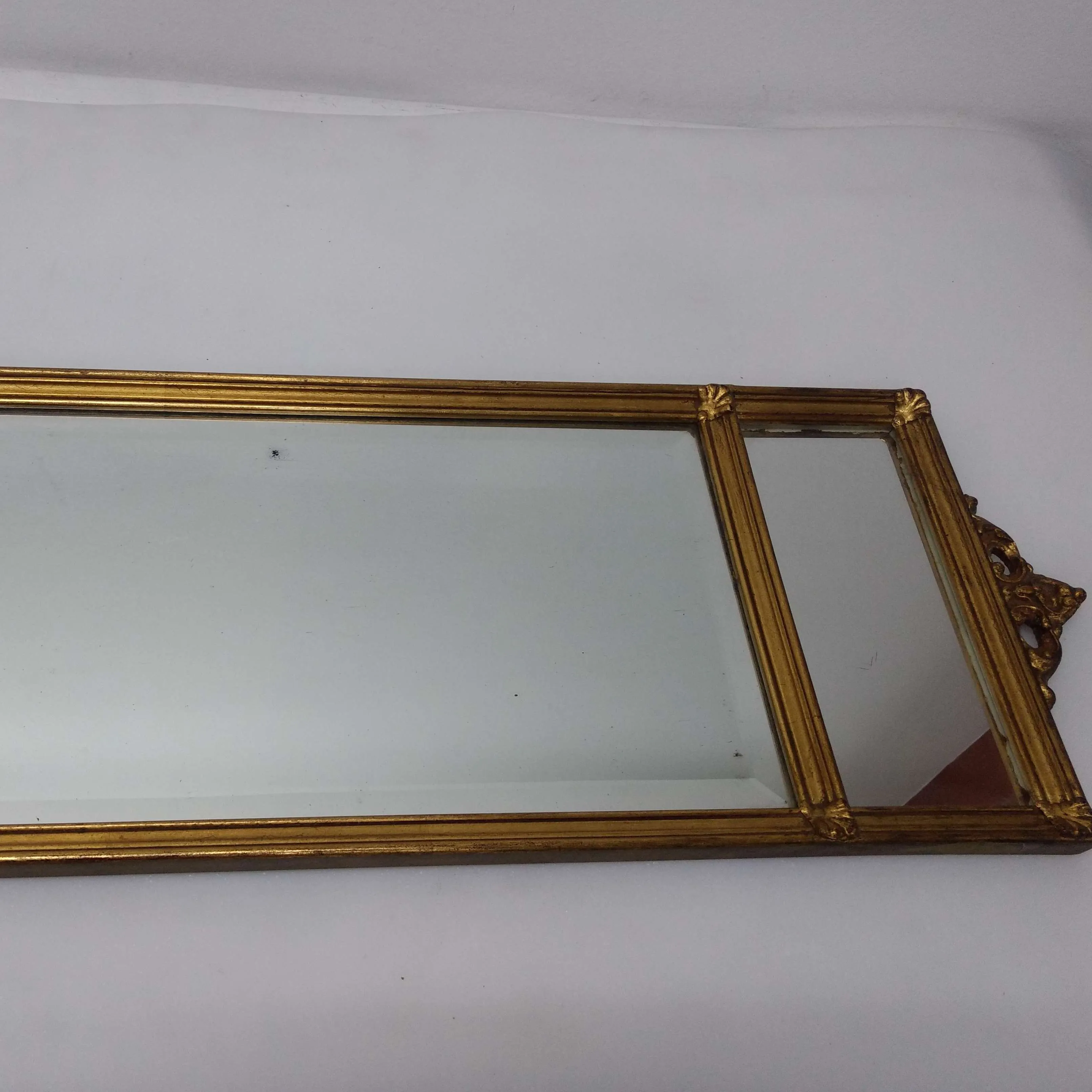 ESPEJO ANTIGUO RECTANGULAR MARCO ORO  0.56 X 0,24 MT EO 01