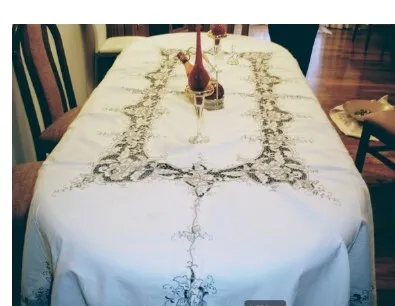 MANTEL  CALADO Y BORDADO MARFIL "SARA" 240 X 160 CM 