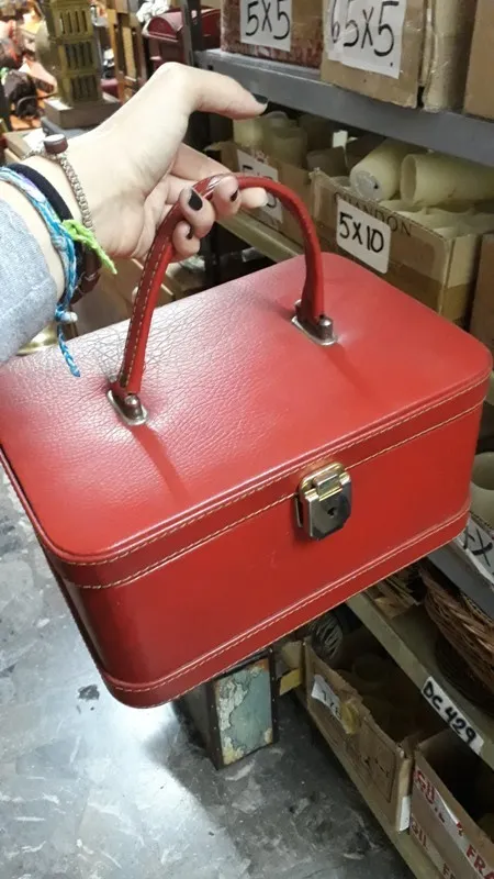ATACHE VINTAGE CUERO ROJO