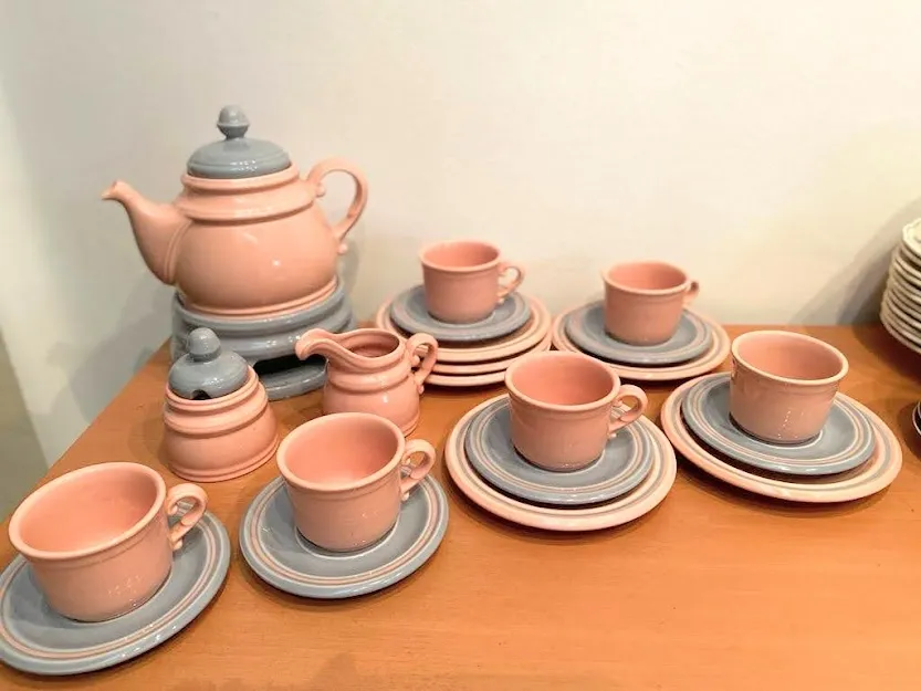 JUEGO TE Y POSTRE  CERAMICA ROSA Y CELESTE ANSERS