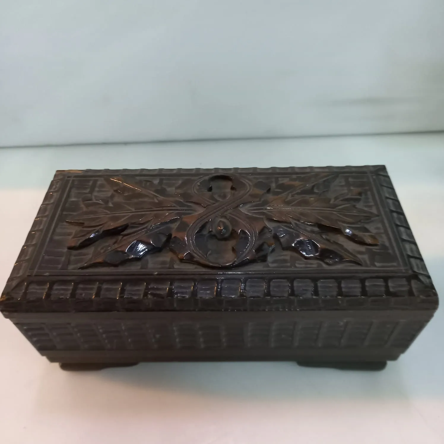 ALHAJERO MADERA RECTANGULAR TAPA TALLADO 20X 10 X 8 ALT CM