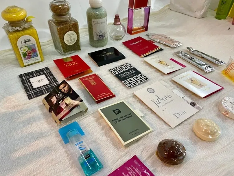 SET MUESTRARIOS DE PERFUMES VARIOS
