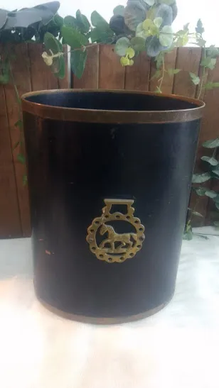 CESTO DE RESIDUO  NEGRO  CABALLO  23 X 18 X 30 ALTO 