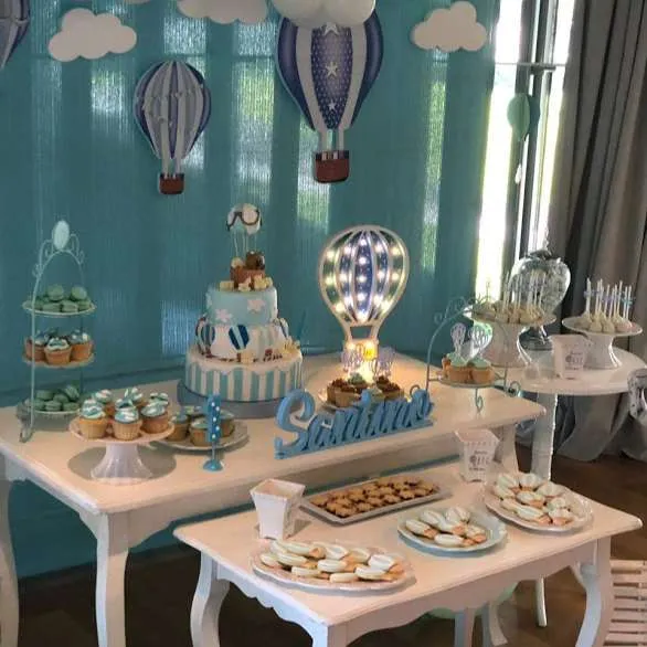 Fondo Globos Aerostaticos y Nubes