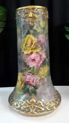 GRAN JARRON  ALEMAN  CON DETALLE  FLORES  DIAM BASE 33 X 18  X 56 ALT CM