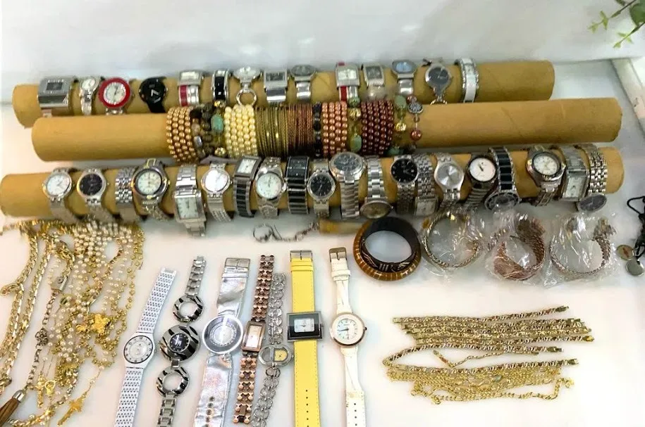 RELOJES PULSERAS MODELOS VARIOS 