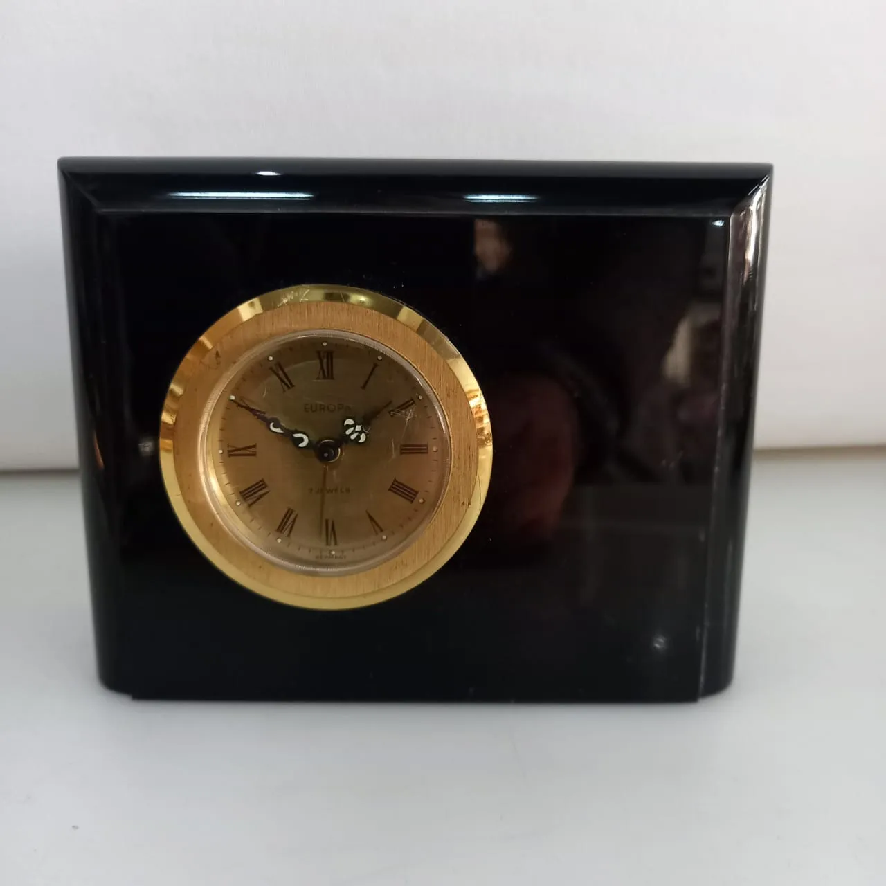 RELOJ DE ESCRITORIO MARMOL NEGRO Y ORO   12 X 15 CM 