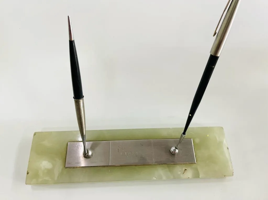 ESCRIBANIA MARMOL BLANCO CON 2 PORTA PLUMAS OMB  30 X 8 CM